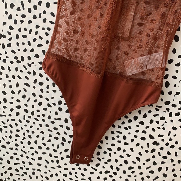 NWT Danielle Bernstein Lace Bodysuit Rust Brown - Picture 4 of 6